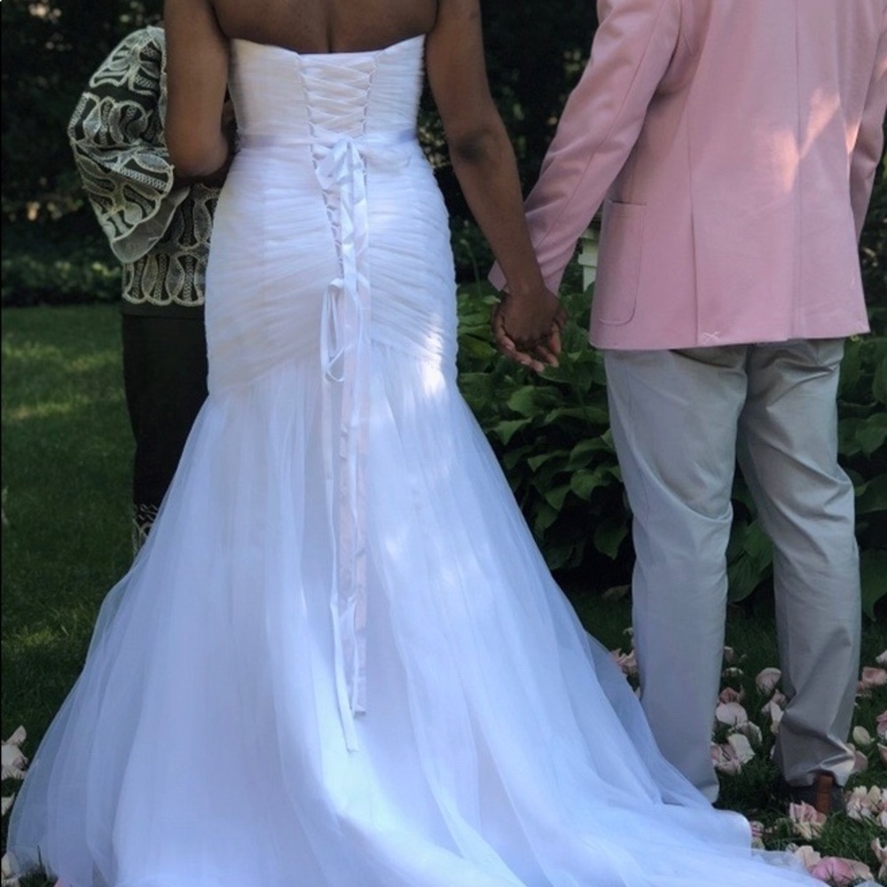 Beautiful Wedding Dress - Picture 2 of 7